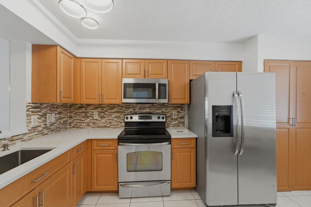 6093 POINTE REGAL Circle 209, Huntington Pointe, Delray Beach, FL