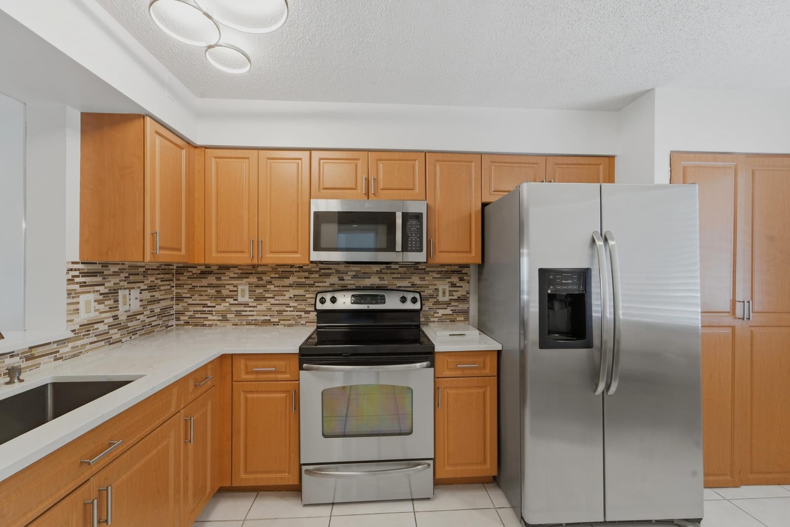 6093 POINTE REGAL Circle 209 — photo 2