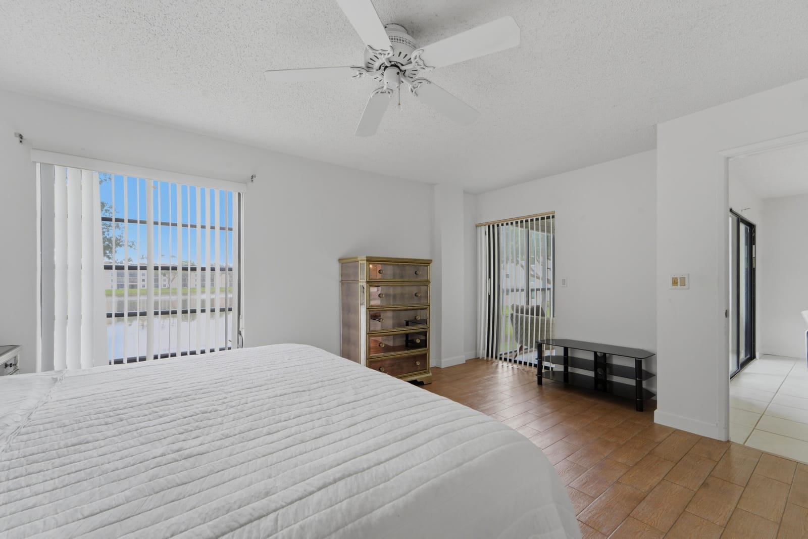 6093 POINTE REGAL Circle 209 — photo 11
