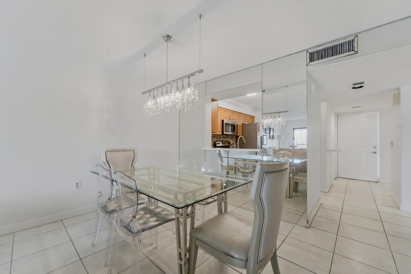 6093 POINTE REGAL Circle 209 — photo 5