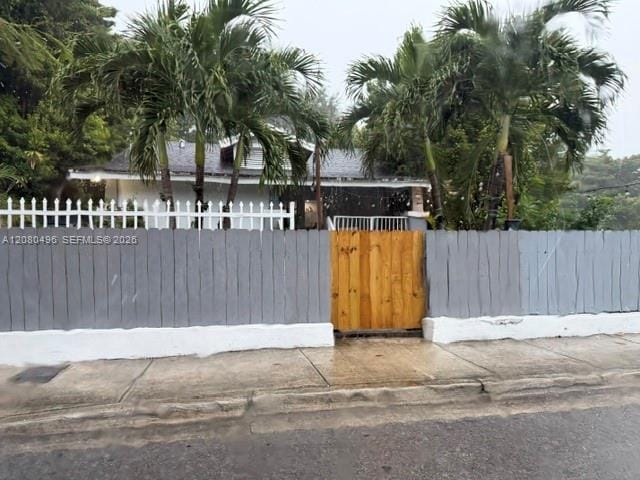 812 NW 29th Terrace, Miami, FL 33127 photo 3