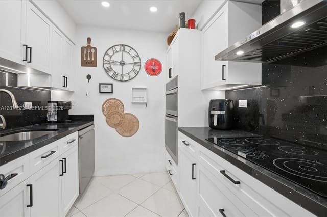 20355 NE 34th Court 724, Aventura, FL 33180