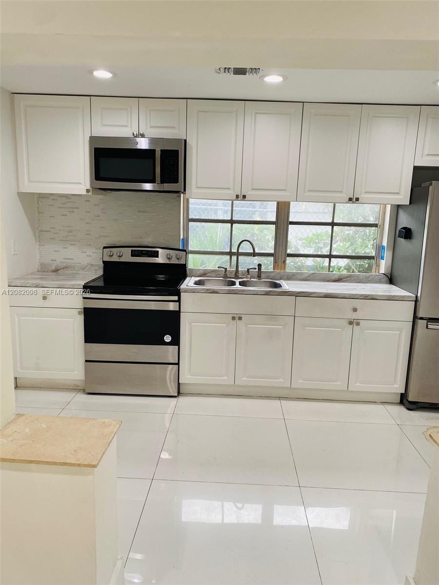 3335 SW 26th Street 3335 — photo 3