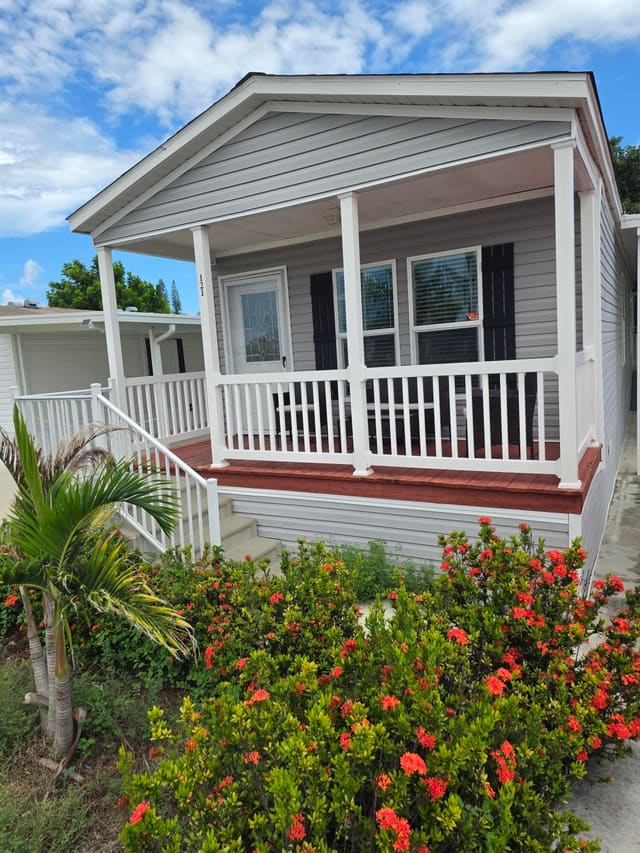 121 Sandhill Boulevard, Fort Pierce, FL 34982