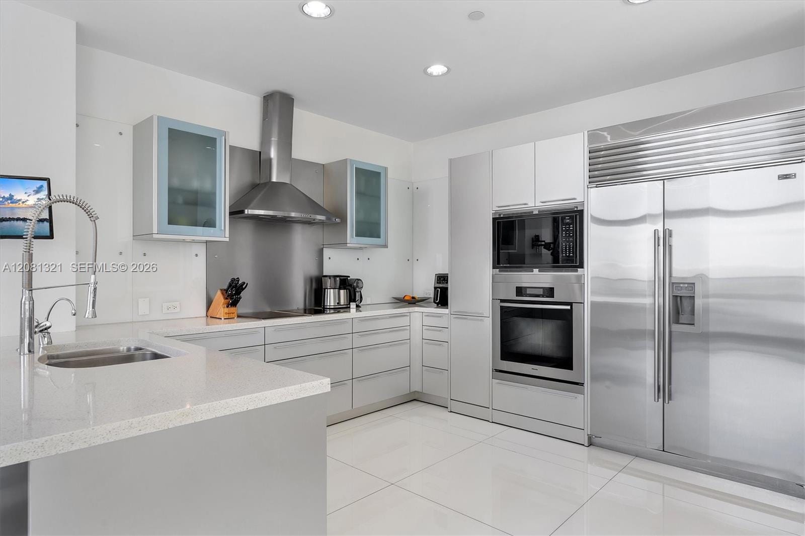 201 Aqua Avenue 801 — photo 9