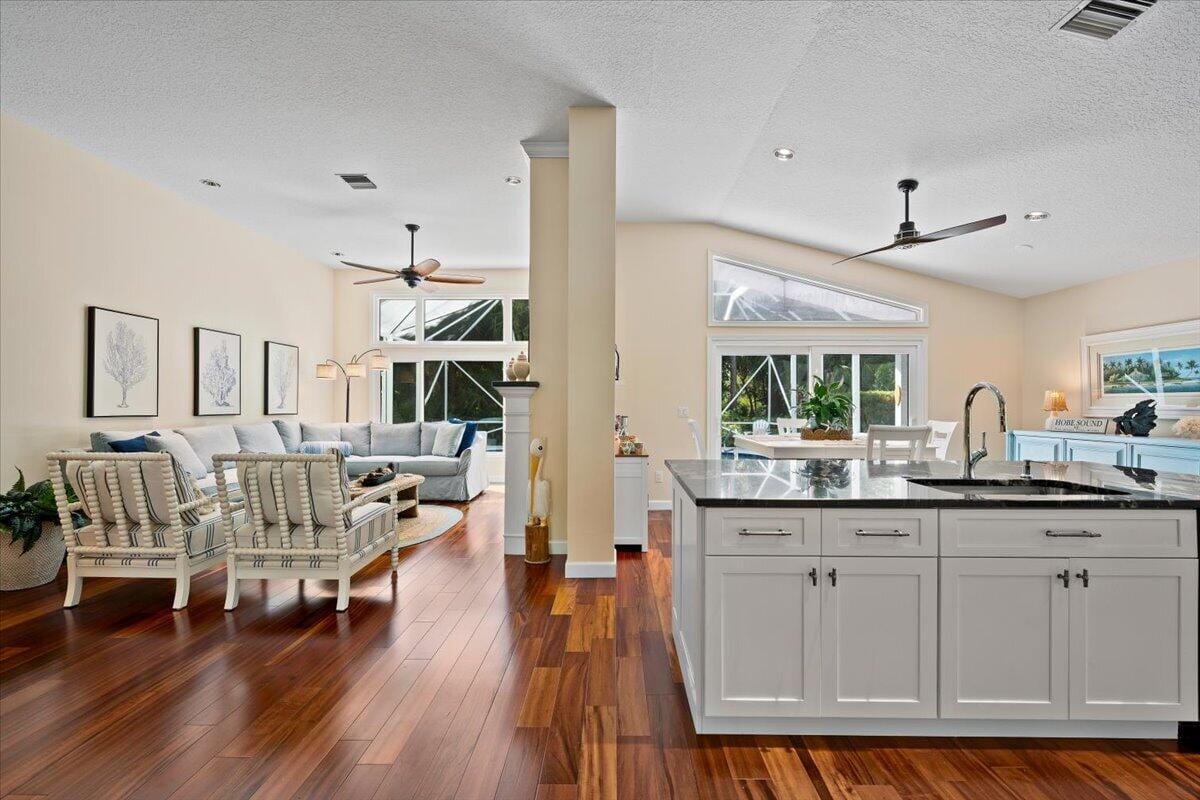 7990 SE Mammoth Drive SE — photo 12