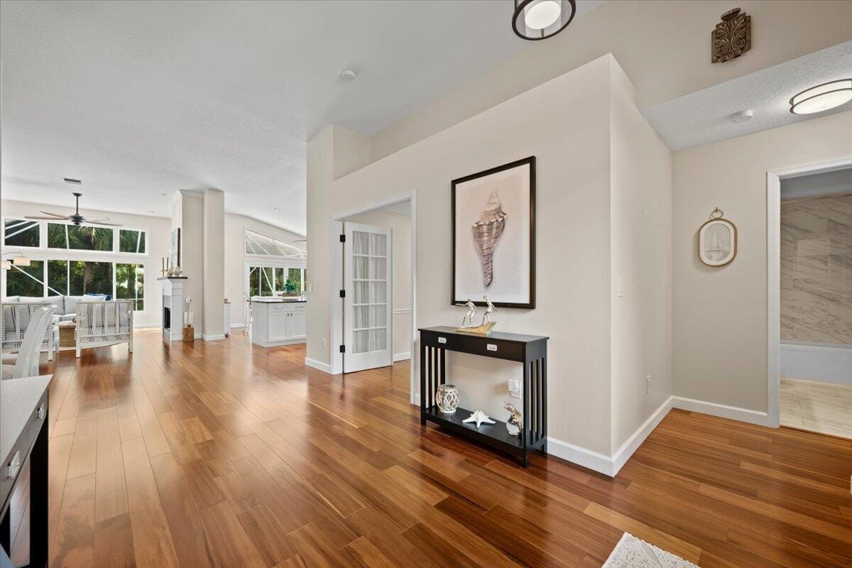 7990 SE Mammoth Drive SE — photo 3