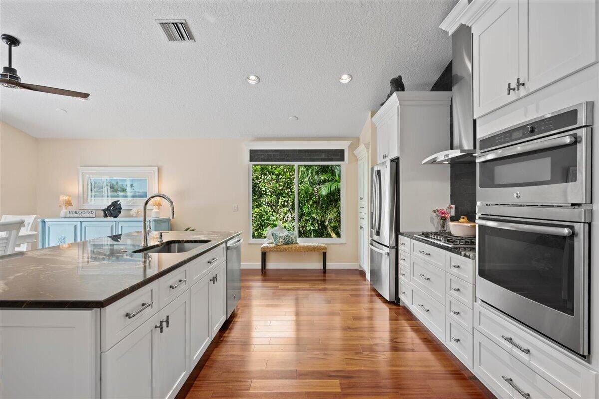 7990 SE Mammoth Drive SE — photo 4