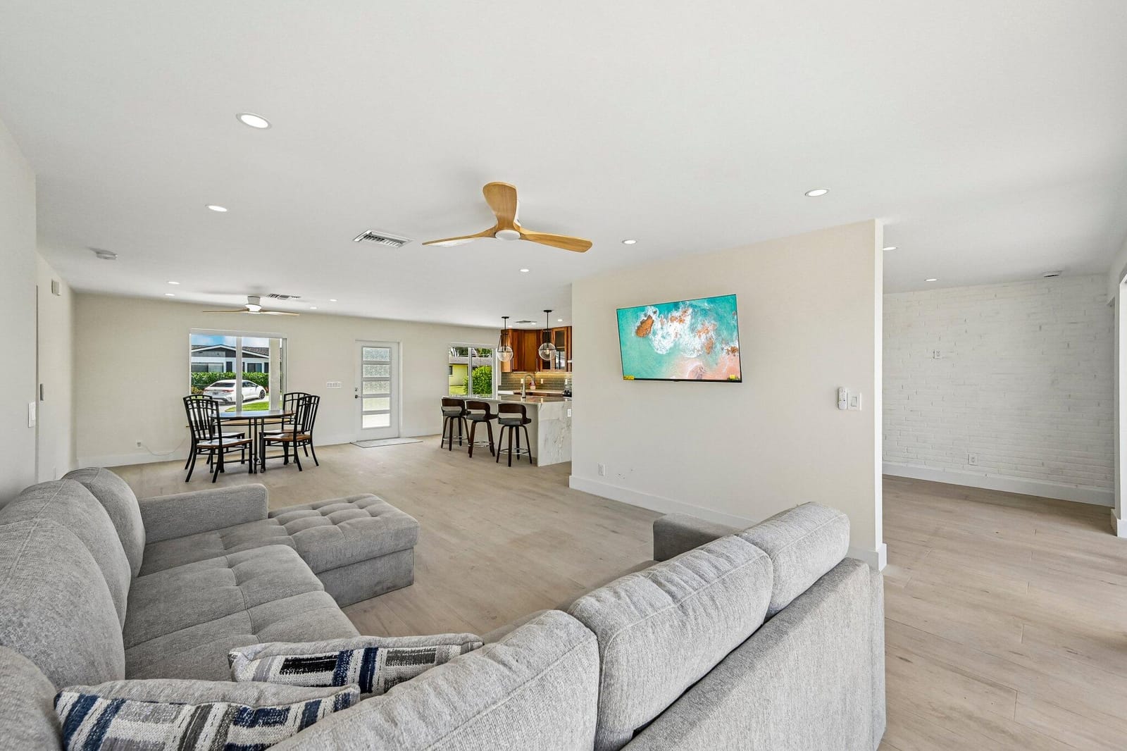 1051 SW 25th Avenue — photo 5