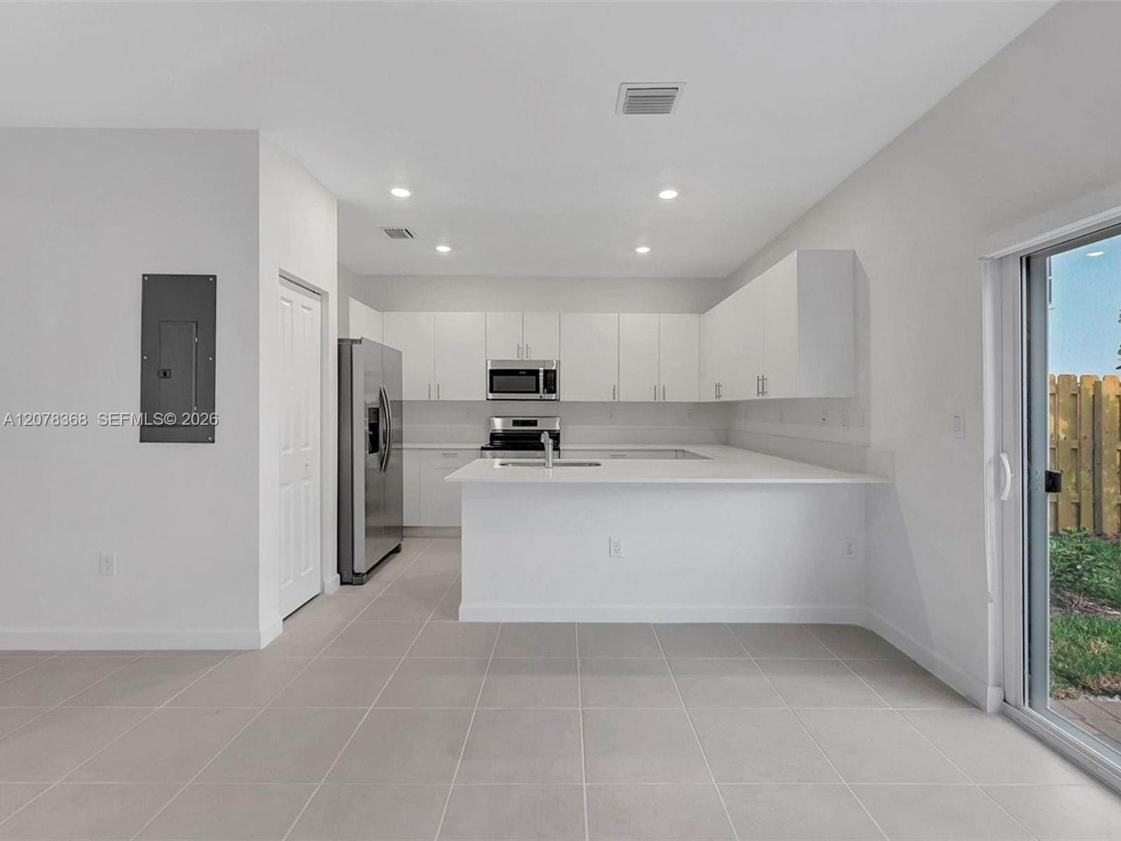 2574 SE 29th Street 2574 — photo 9