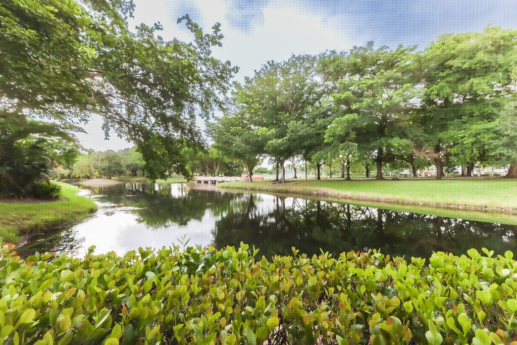 9420 Chelsea Drive S, Plantation, FL 33324 photo 13