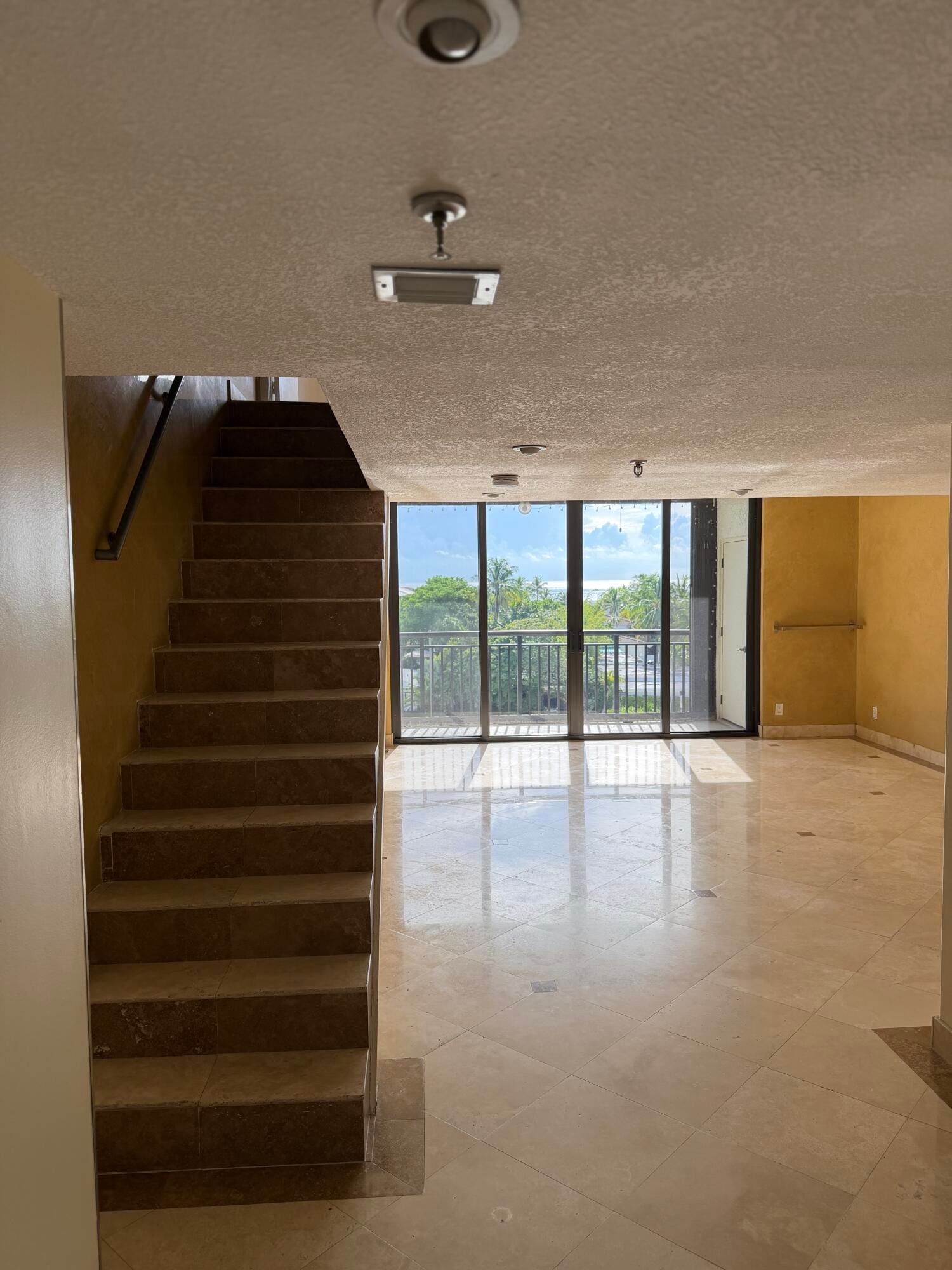 2300 NE 33rd Avenue 604, Fort Lauderdale, FL 33305