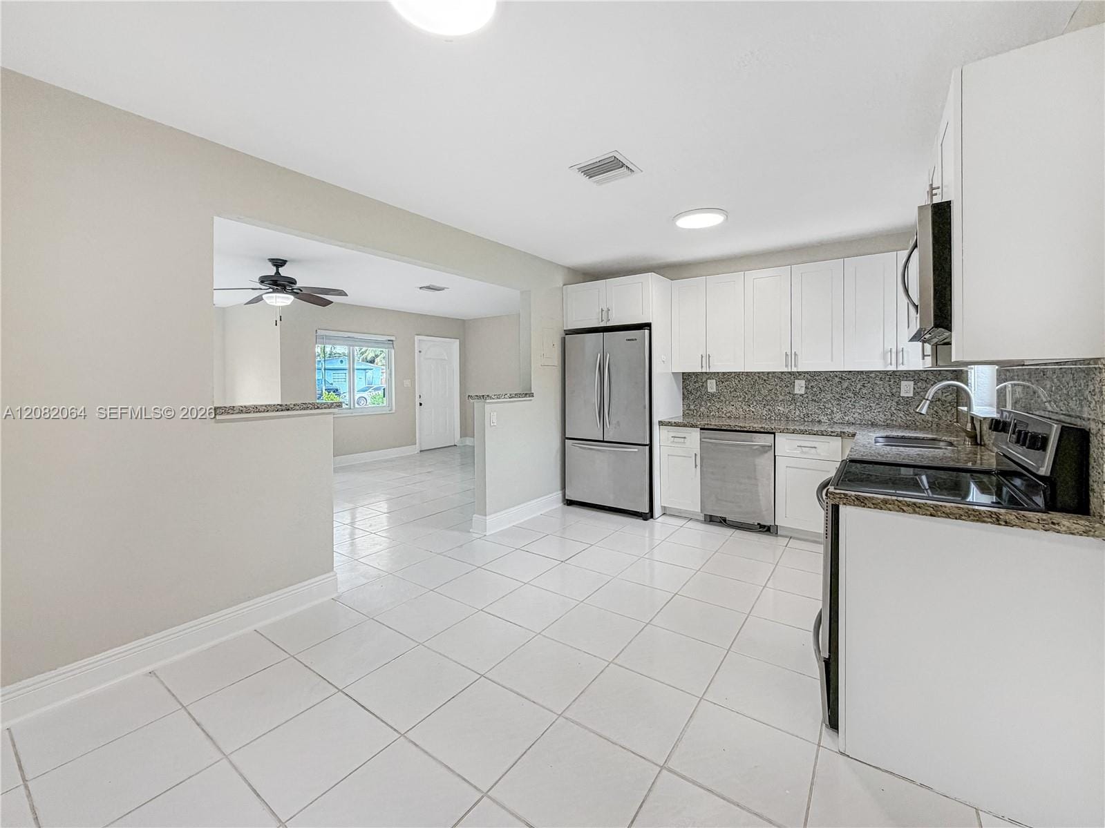 2728 Dewey Street — photo 10