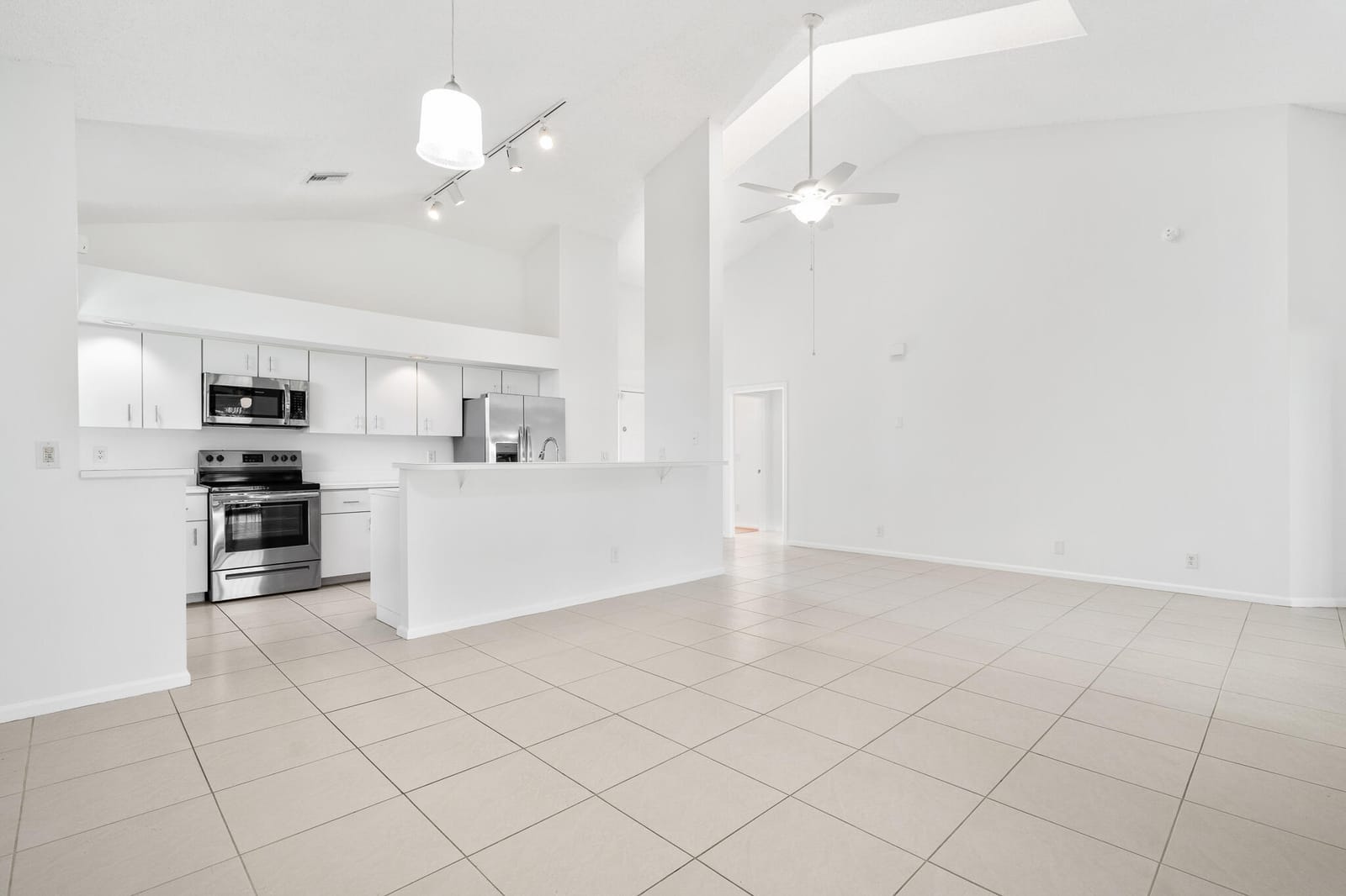 8049 ABERDEEN Drive 202, Boynton Beach, FL 33472