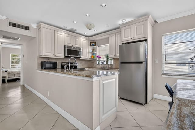 181 COVENTRY H, West Palm Beach, FL 33417