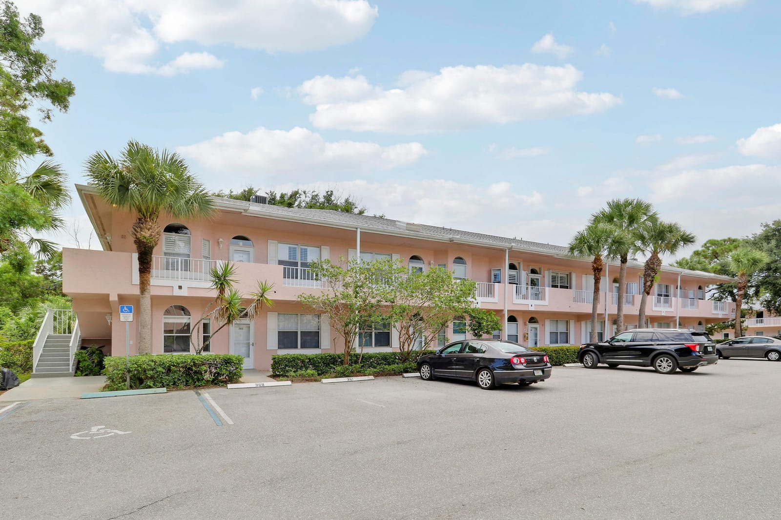 18081 SE Country Club Drive 37-361, Tequesta, FL 33469 photo 2