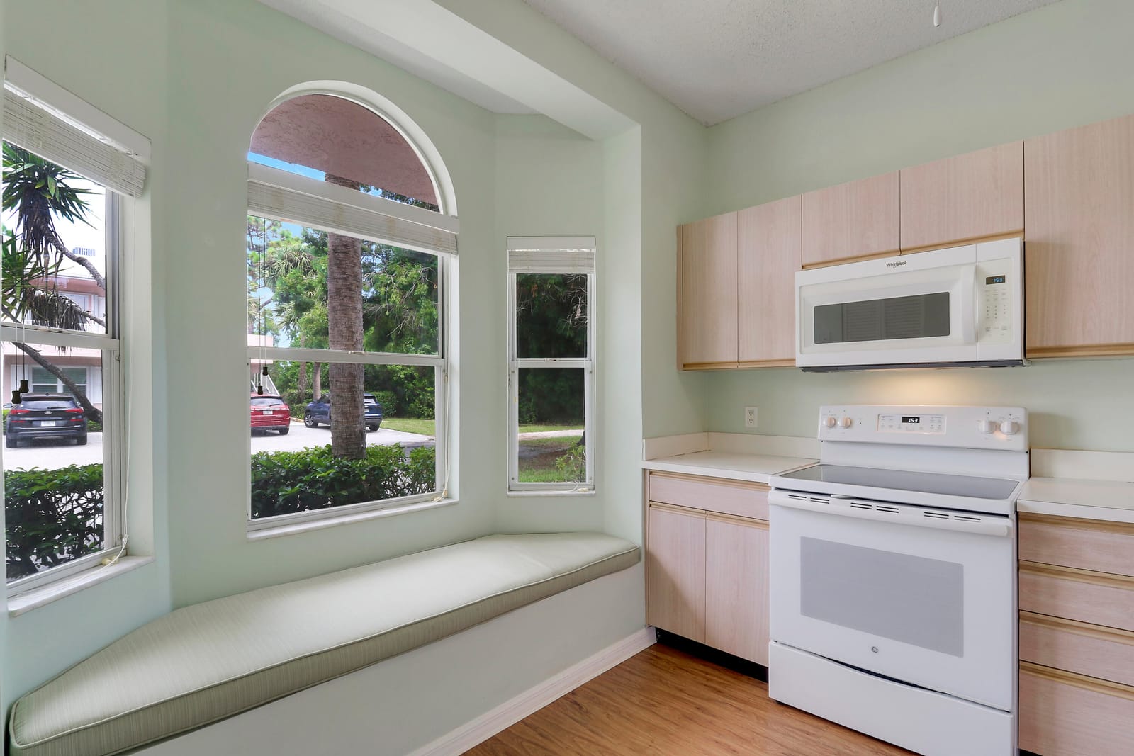 18081 SE Country Club Drive 37-361, Tequesta, FL 33469 photo 5