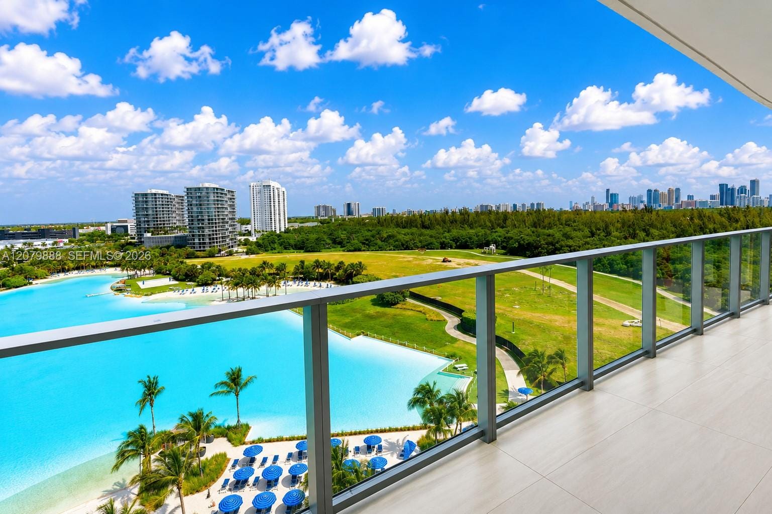 2411 Laguna Circle 810 — photo 11