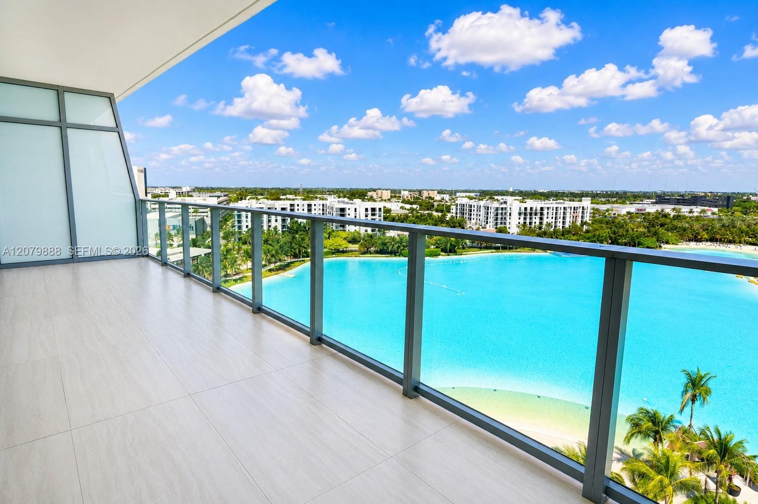 2411 Laguna Circle 810 — photo 9