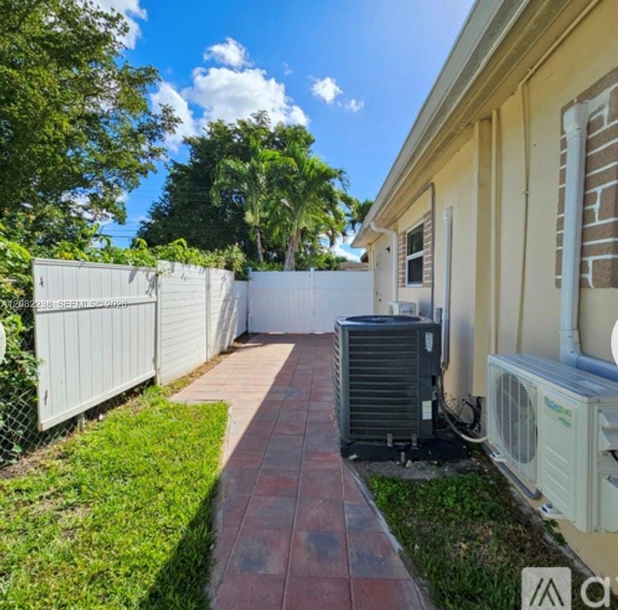 6800 SW 9th Street B — photo 2