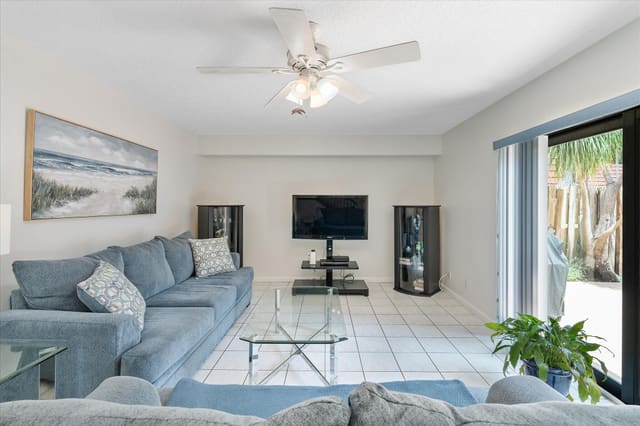 702 NW 98TH Circle, Plantation, FL 33324