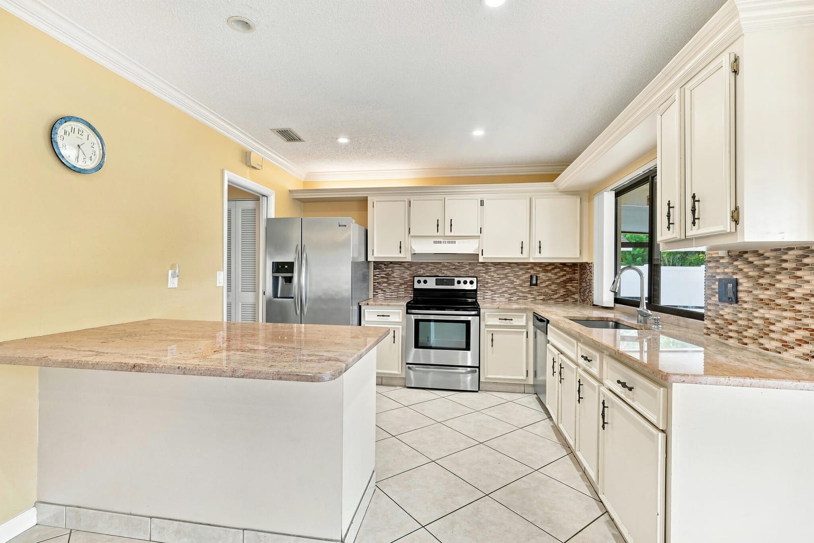 5088 Chelan Way — photo 9