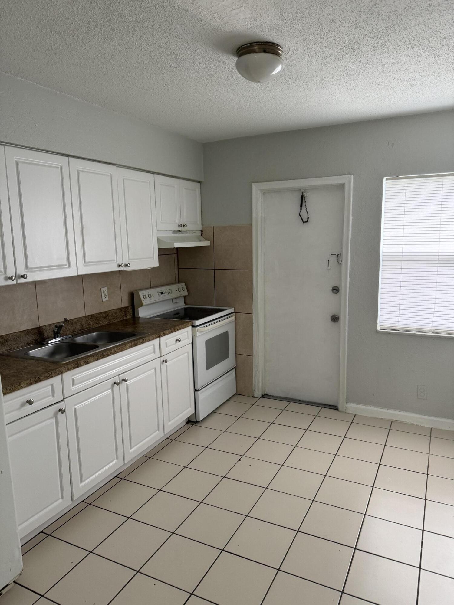 4231 NW 31ST Avenue 1 — photo 3