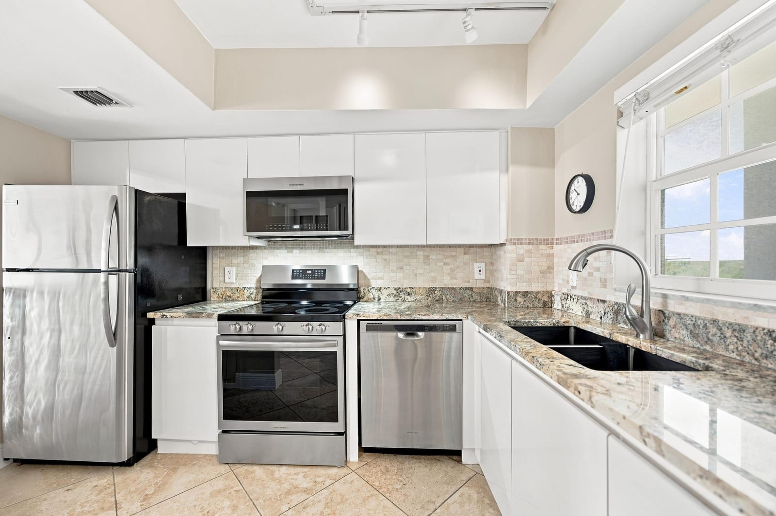 140 NE 28TH Avenue 602, Pompano Beach, FL 33062 photo 14