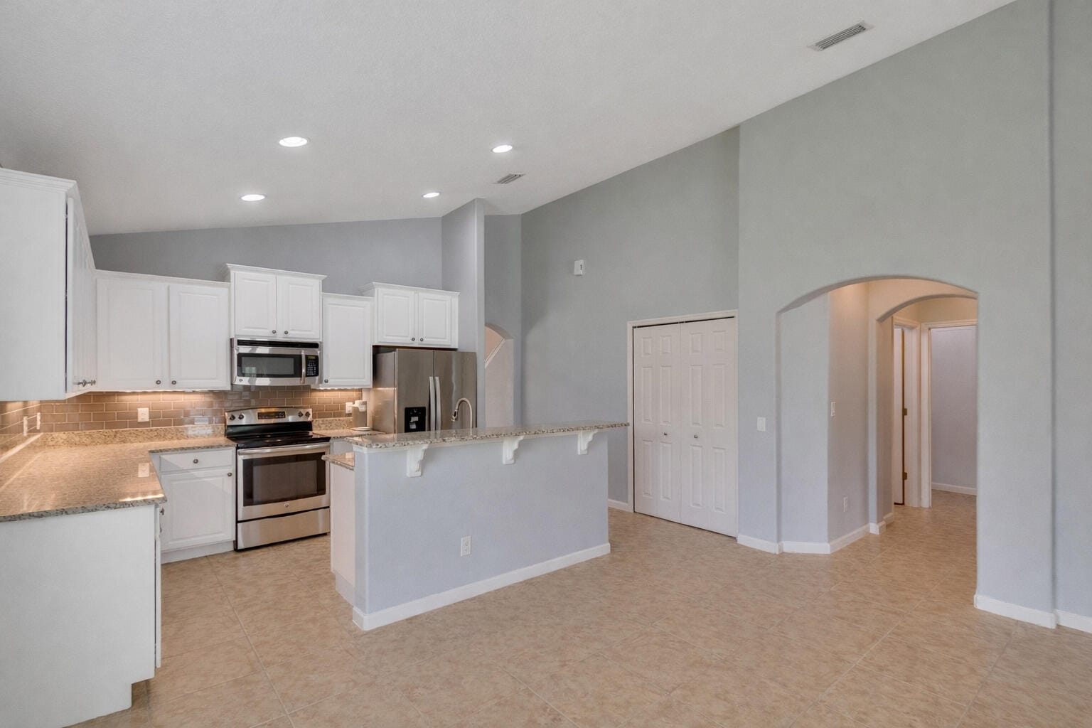 655 VALENCIA Circle SW, Vero Beach, FL 32968 photo 13