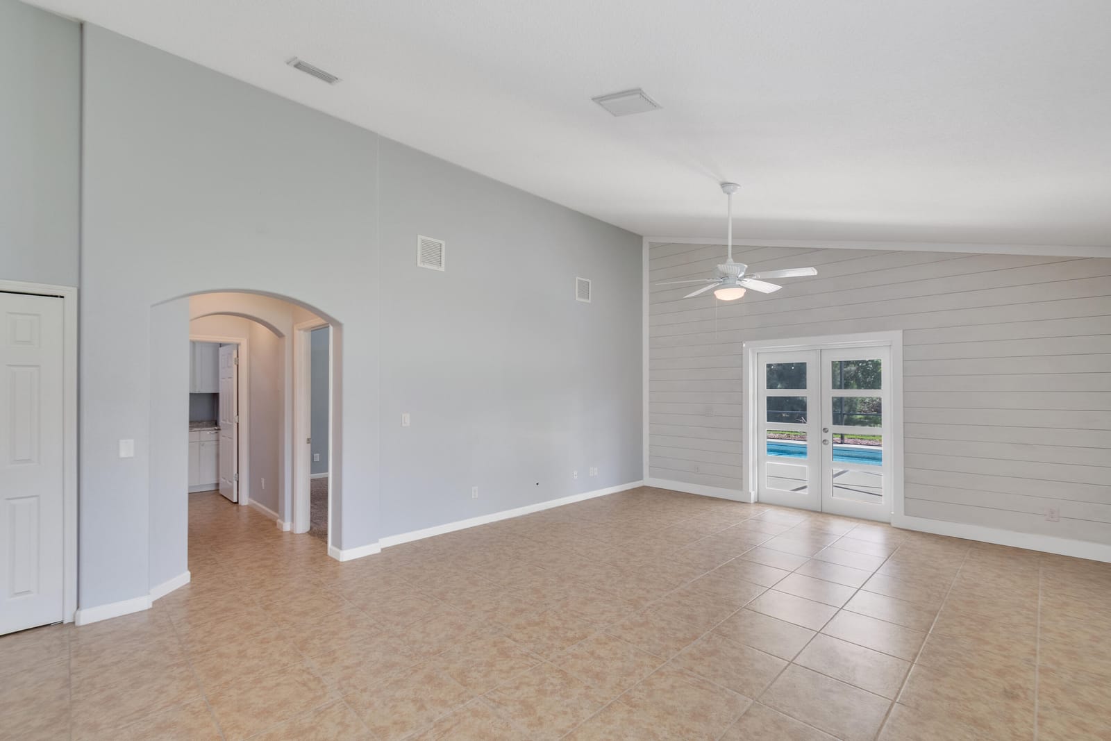 655 VALENCIA Circle SW, Vero Beach, FL 32968 photo 14