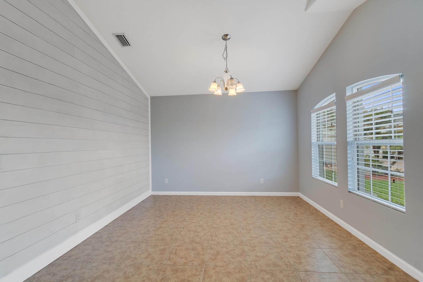 655 VALENCIA Circle SW — photo 8