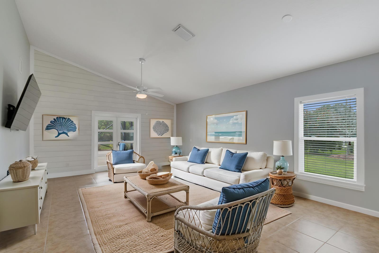 655 VALENCIA Circle SW — photo 10