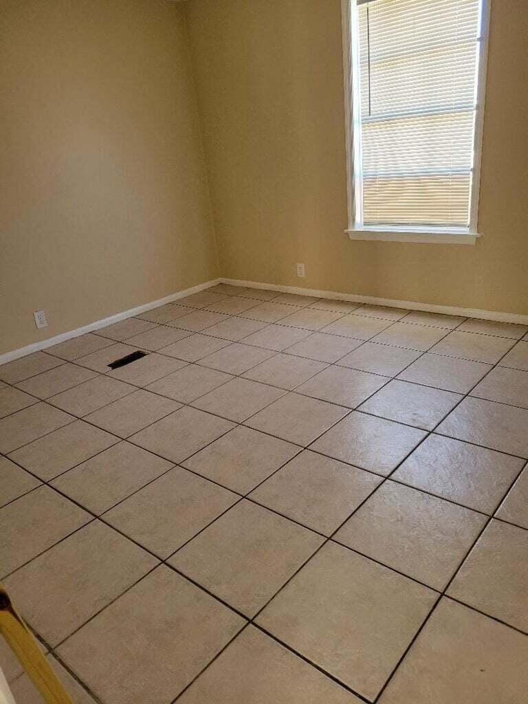 1488 W 31st Street — photo 6