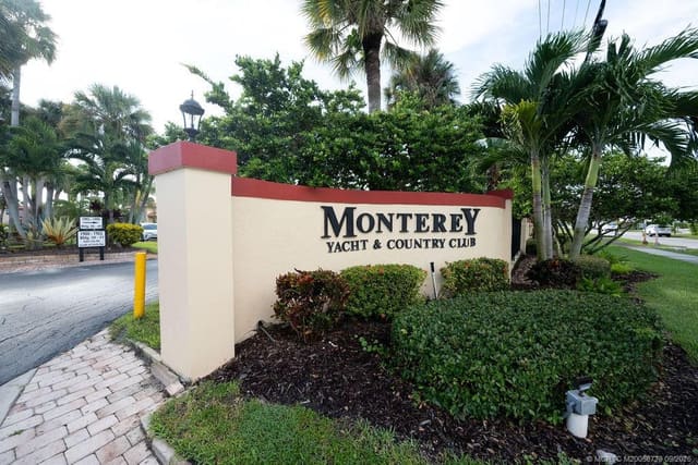 1983 SW Palm City Road F, King Mountain Condo Monterey Yacht & Country Club, Stuart, FL