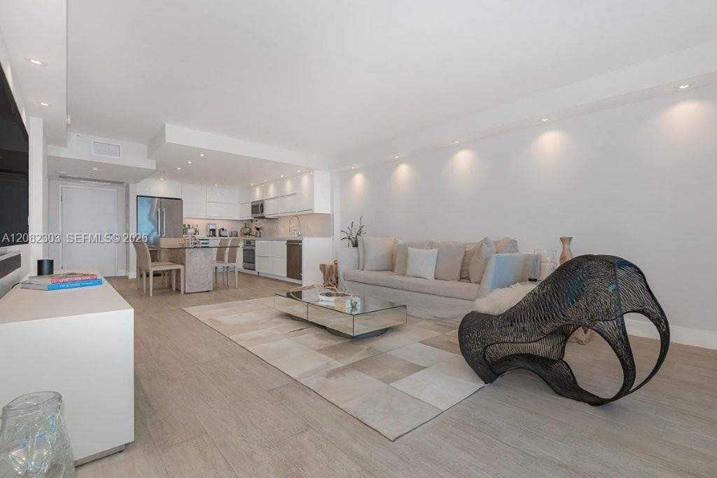 2301 Collins Avenue 738 — photo 7