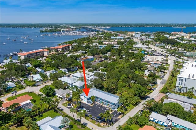 660 SW Bryant Avenue 3, Stuart, FL 34994