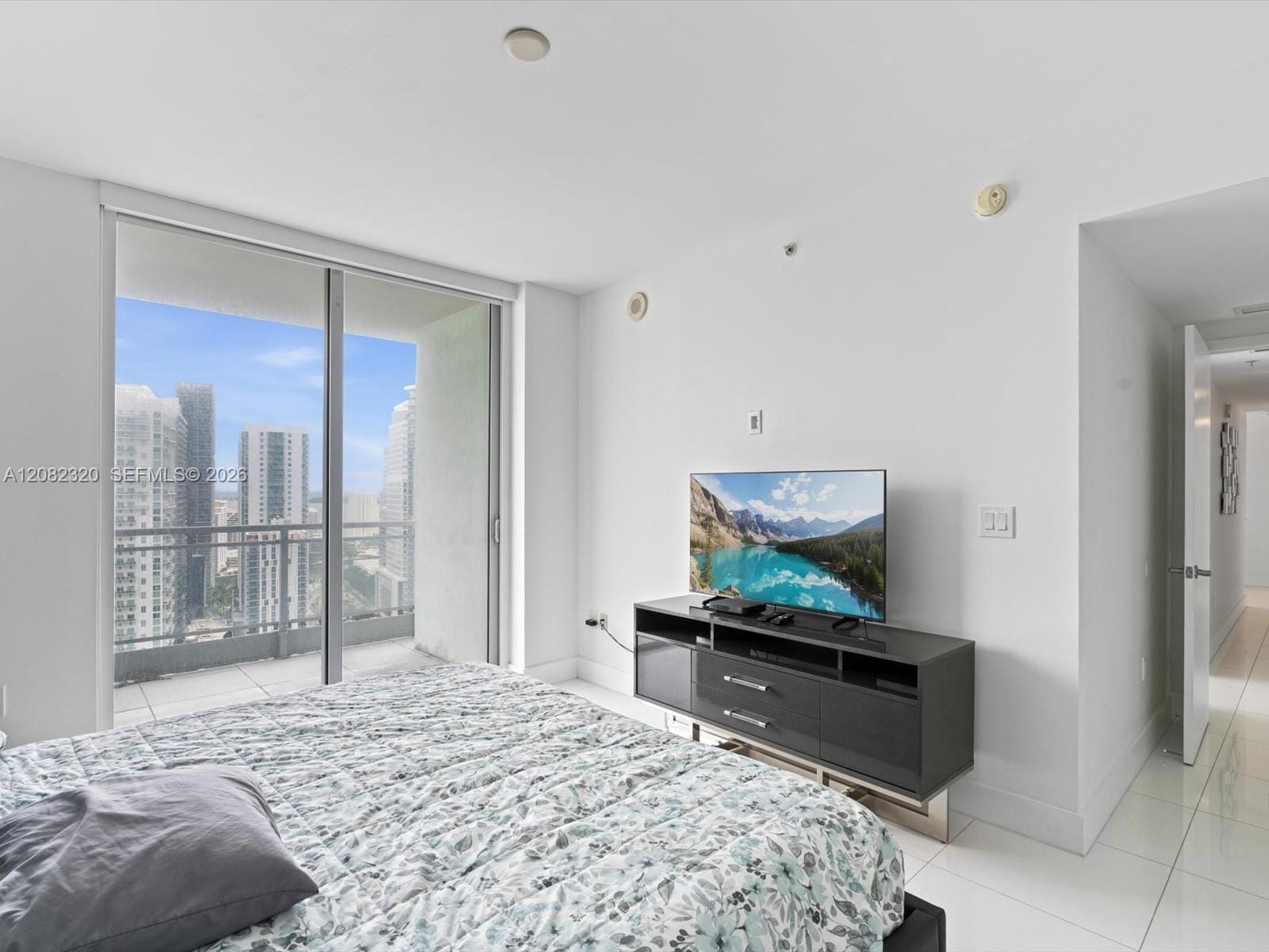 92 SW 3rd Street 3501, Miami, FL 33130 photo 18