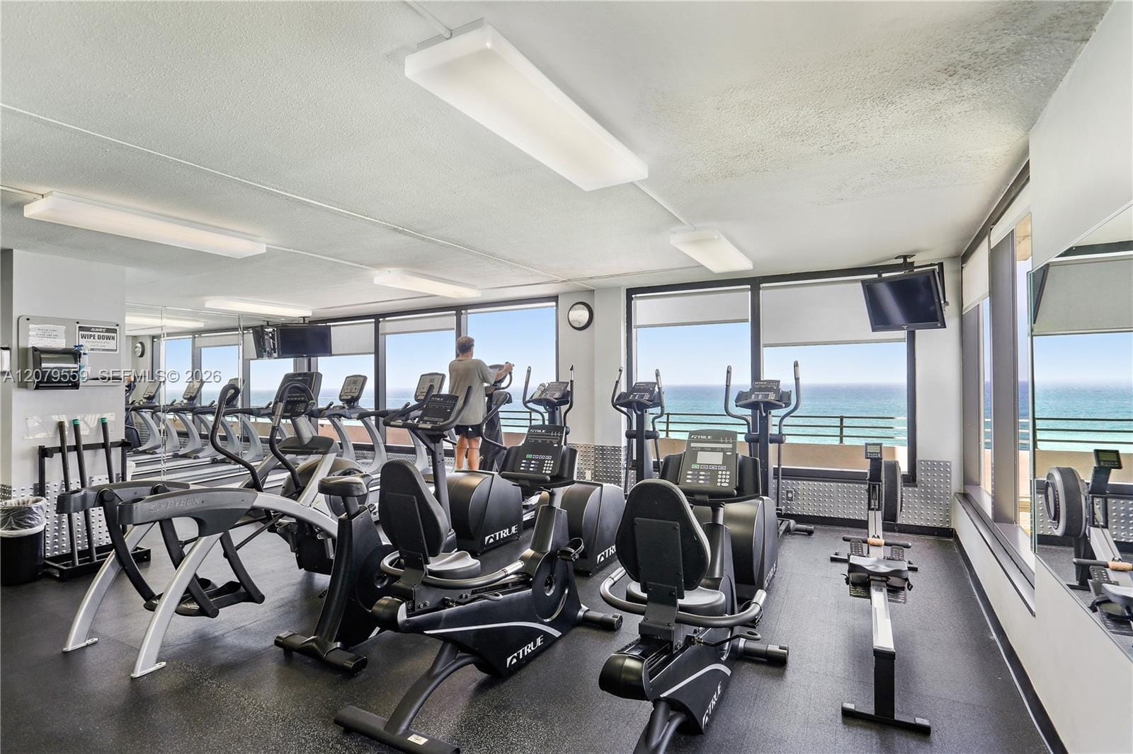 5555 Collins Avenue 14B, Miami Beach, FL 33140 photo 27