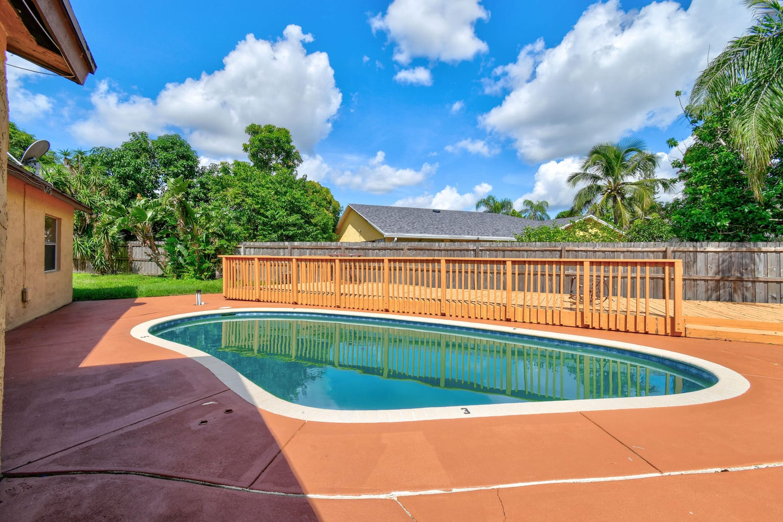 6126 Wauconda Way E, Greenacres, FL 33463