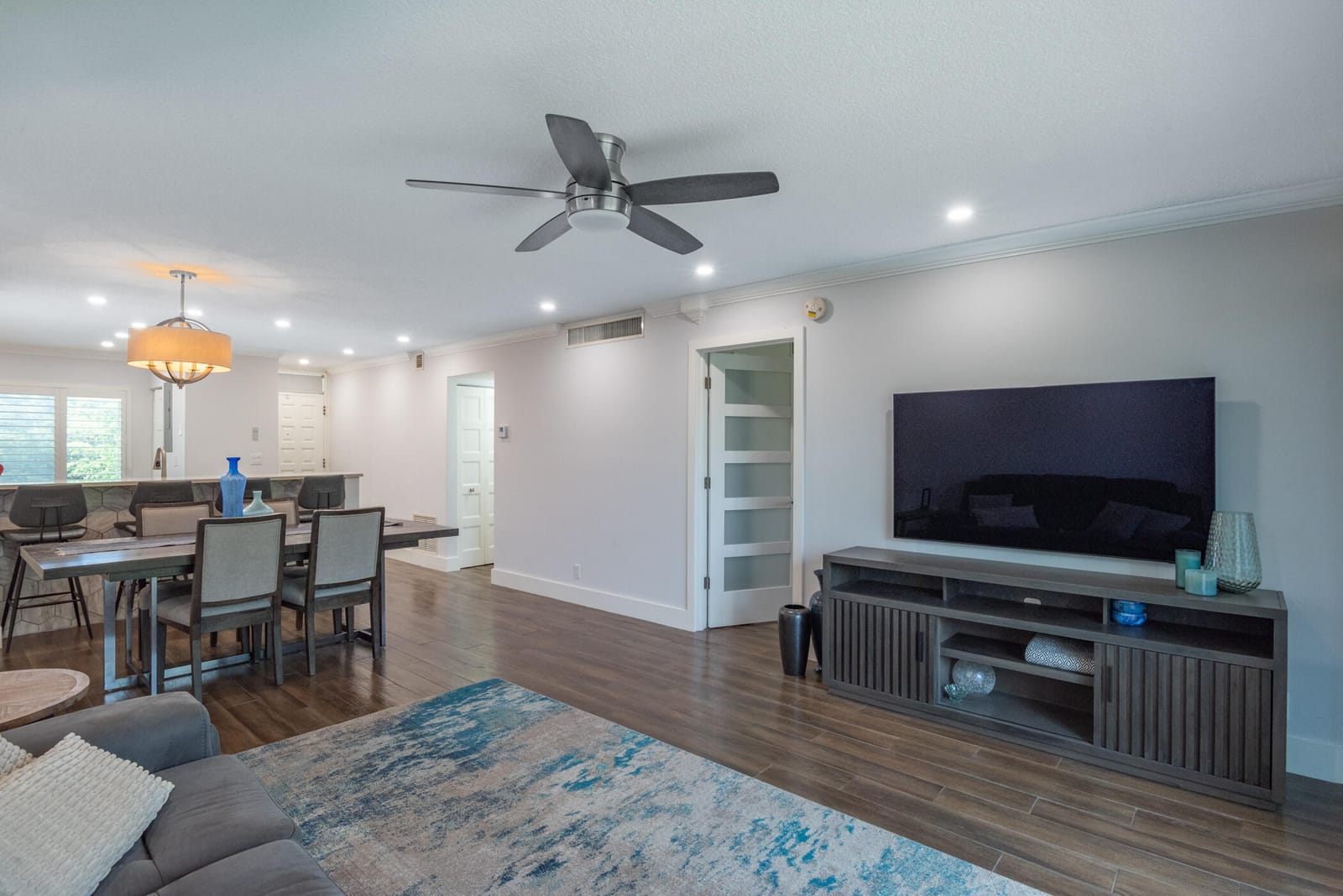 2500 PRESIDENTIAL Way 304 — photo 12