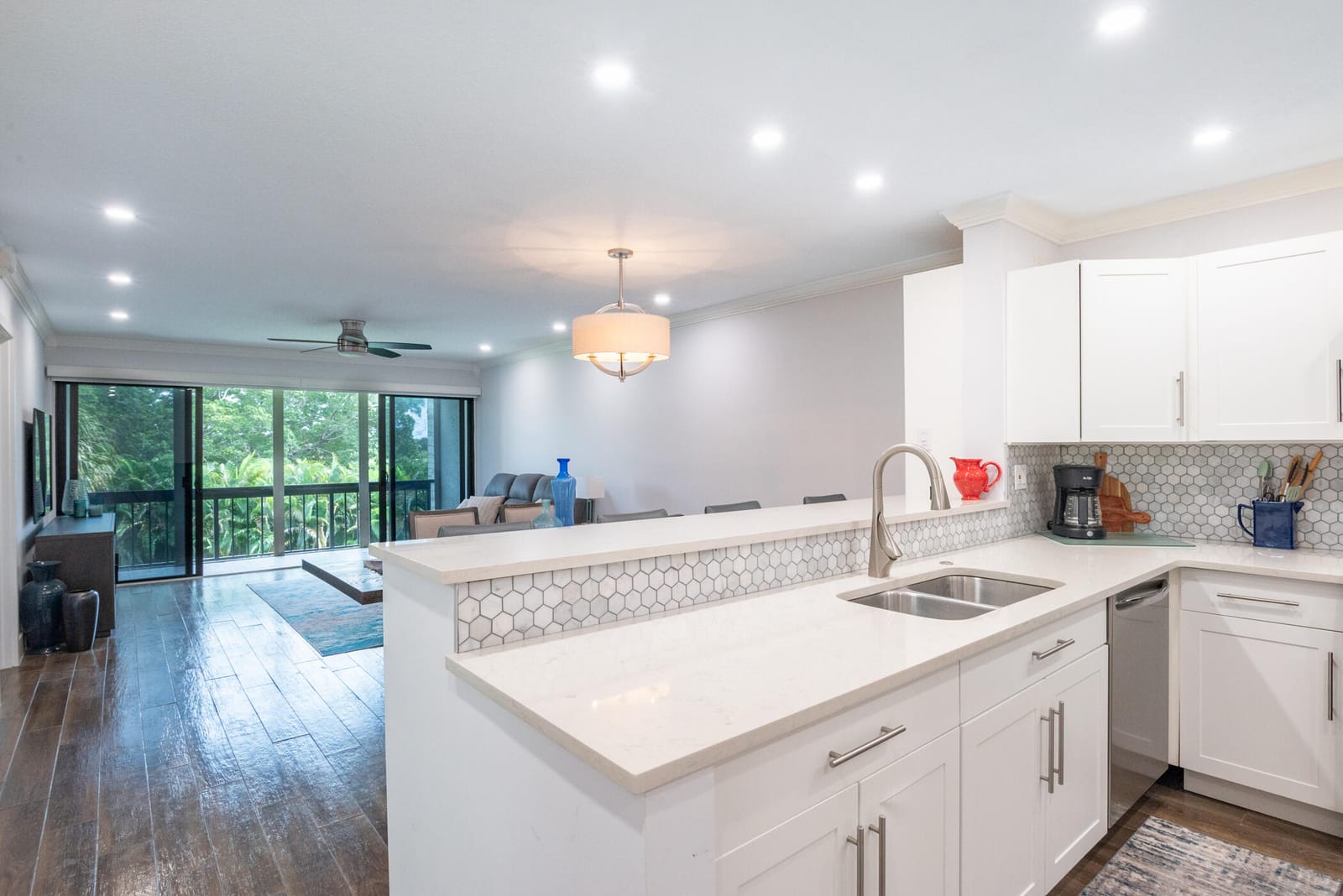 2500 PRESIDENTIAL Way 304, West Palm Beach, FL 33401