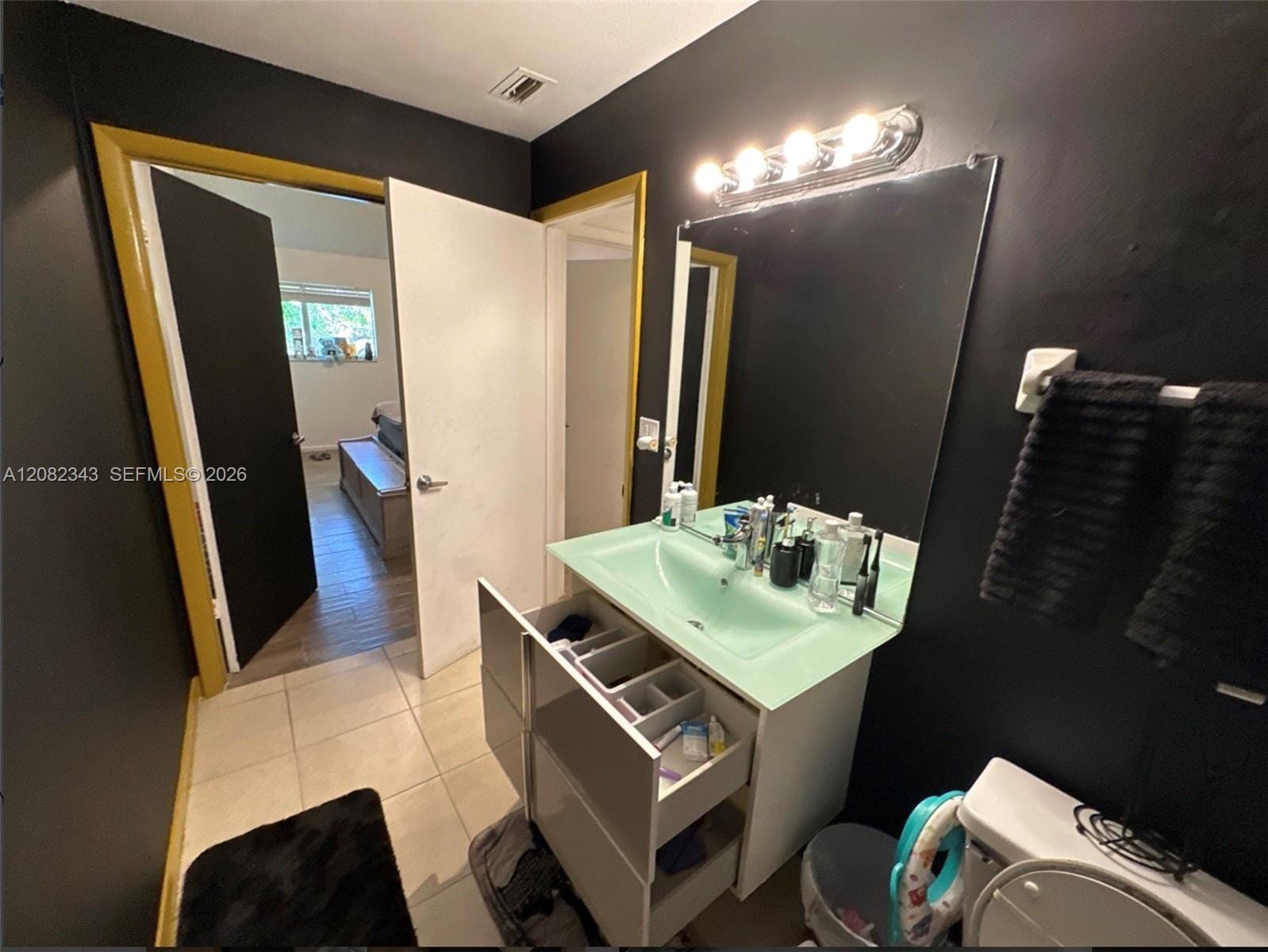 3405 NW 44th Street 204, Oakland Park, FL 33309 photo 4