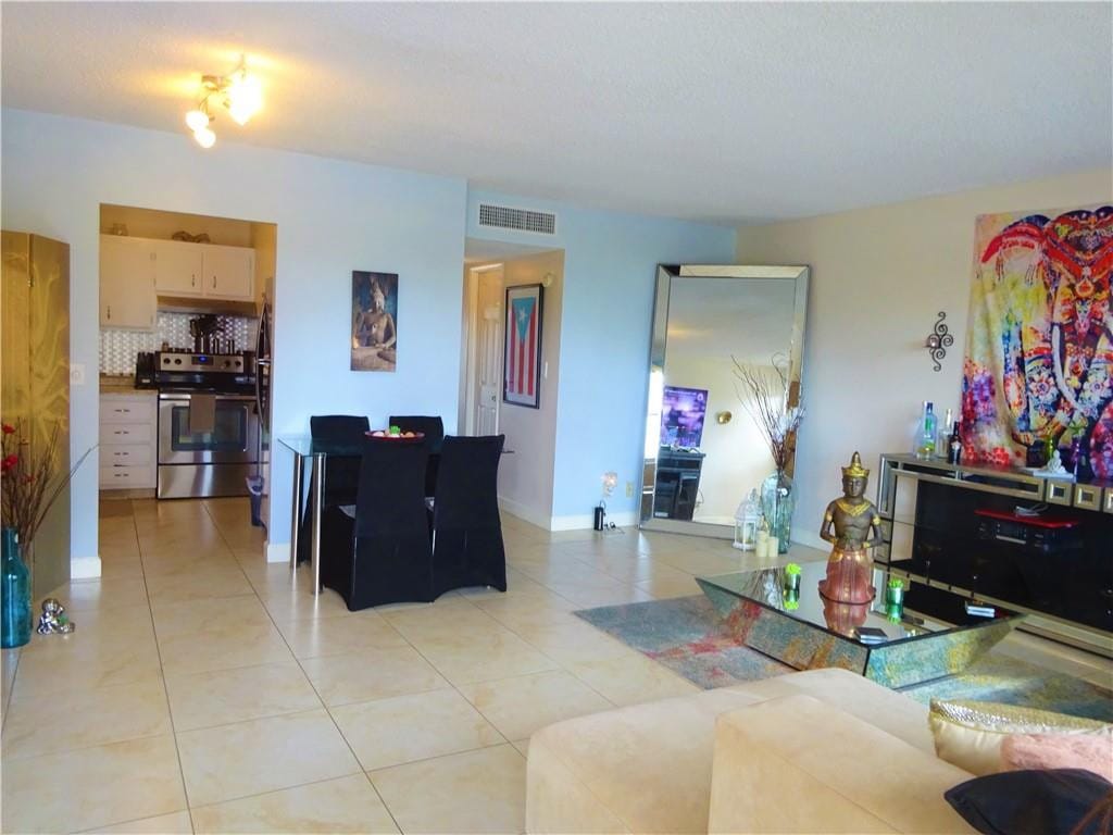2840 NE 14th Street Causeway 109 — photo 2