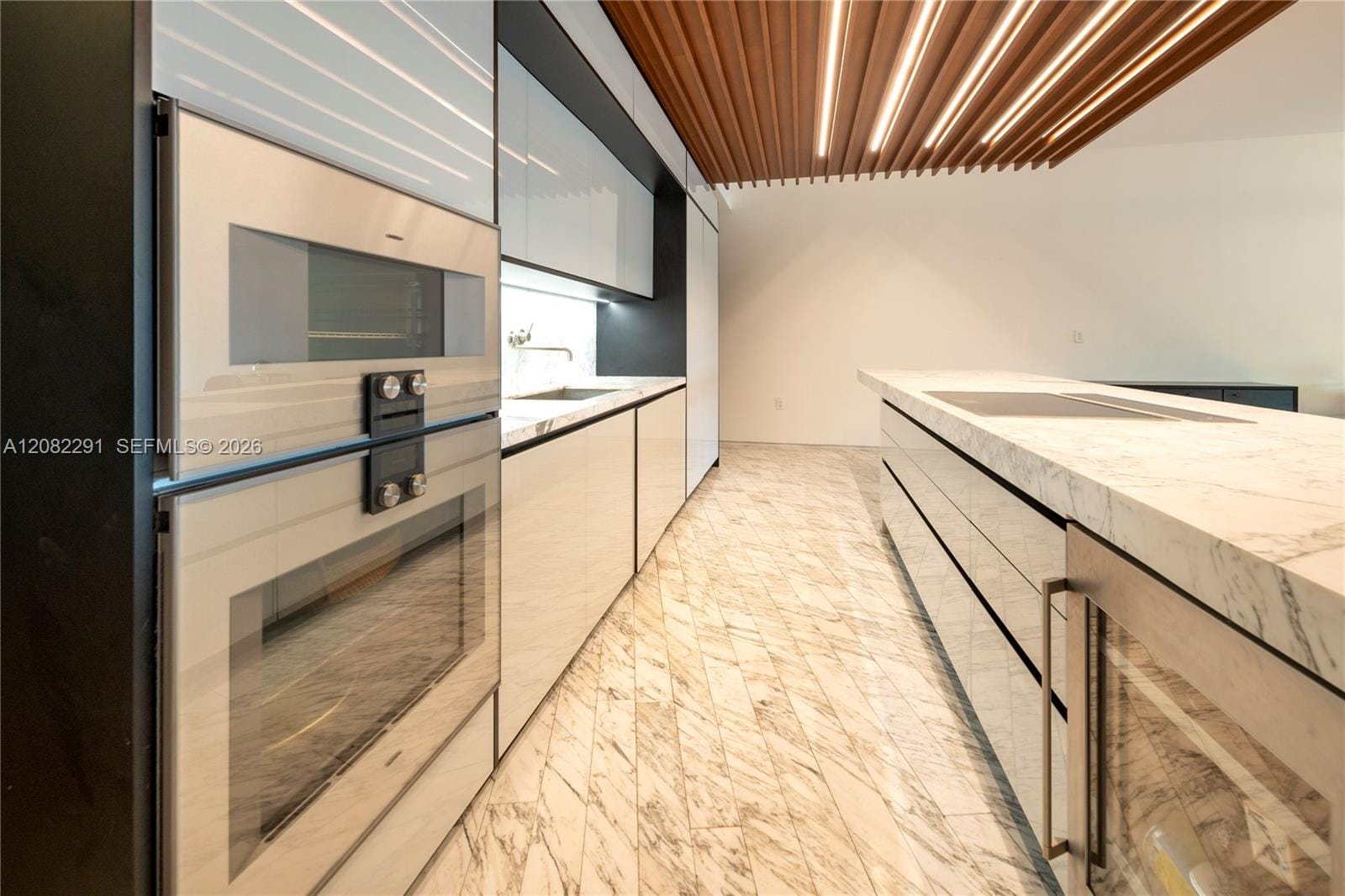 1300 Monad Terrace 3D — photo 3