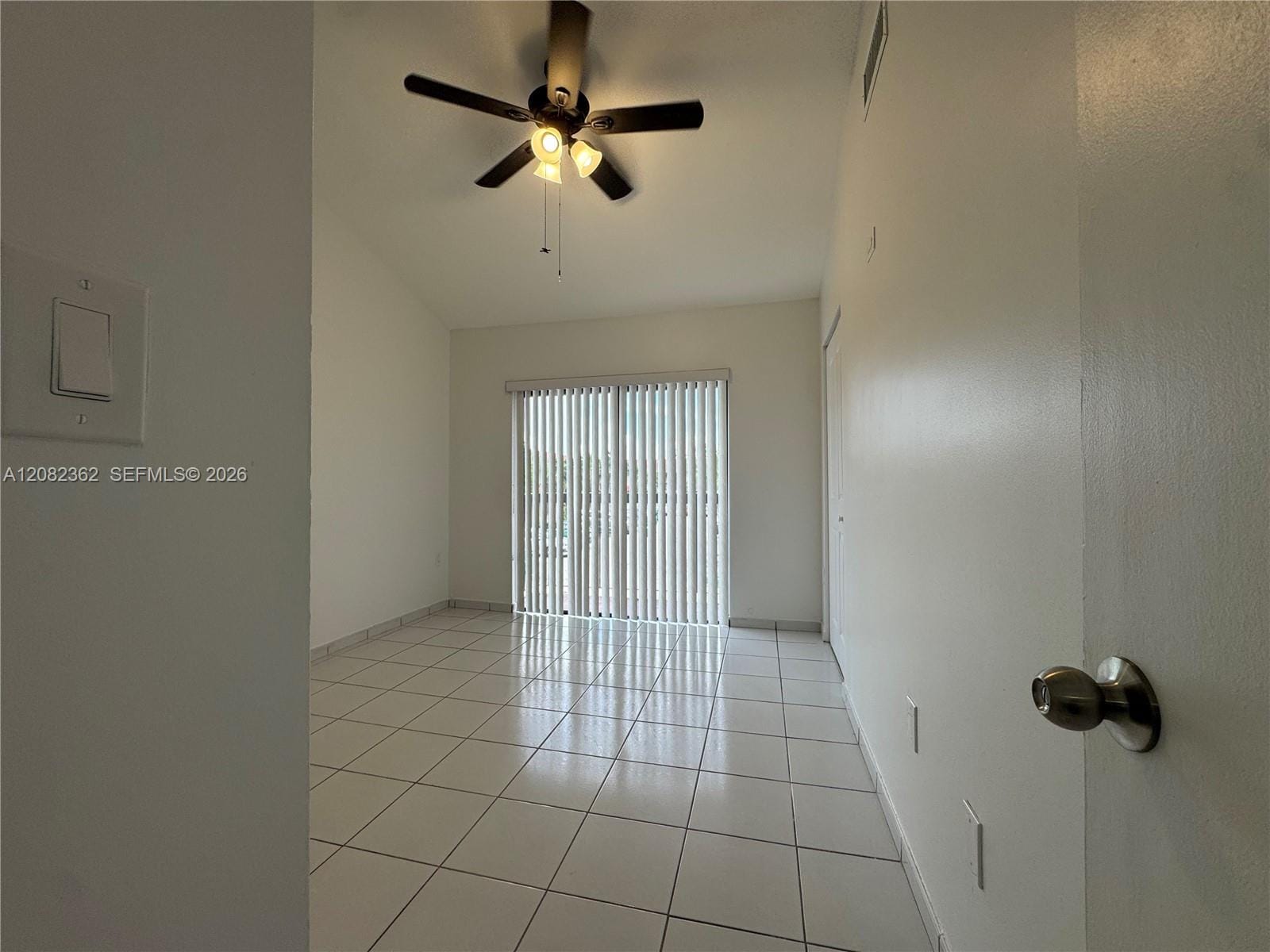 1907 SW 107th Avenue 807 — photo 5