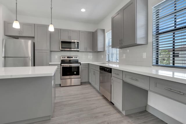 540 NE 14TH Court 102, Fort Lauderdale, FL 33304