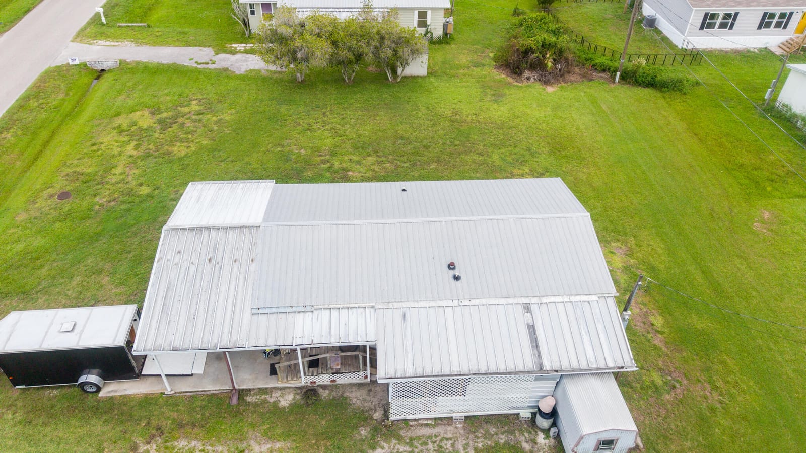 1236 E CHOBEE Street — photo 3