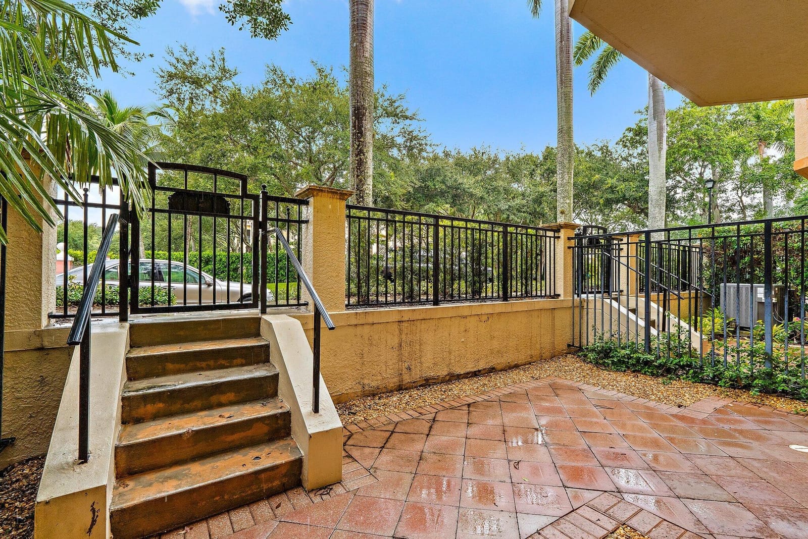 11774 Valencia Gardens Avenue — photo 8