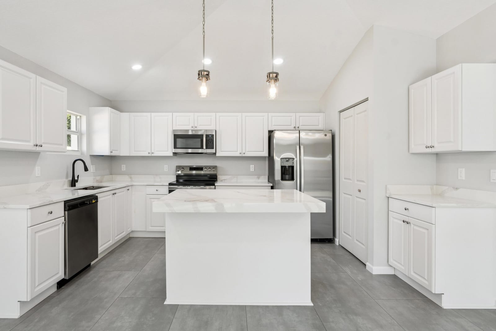 5232 SE 55TH Terrace — photo 4