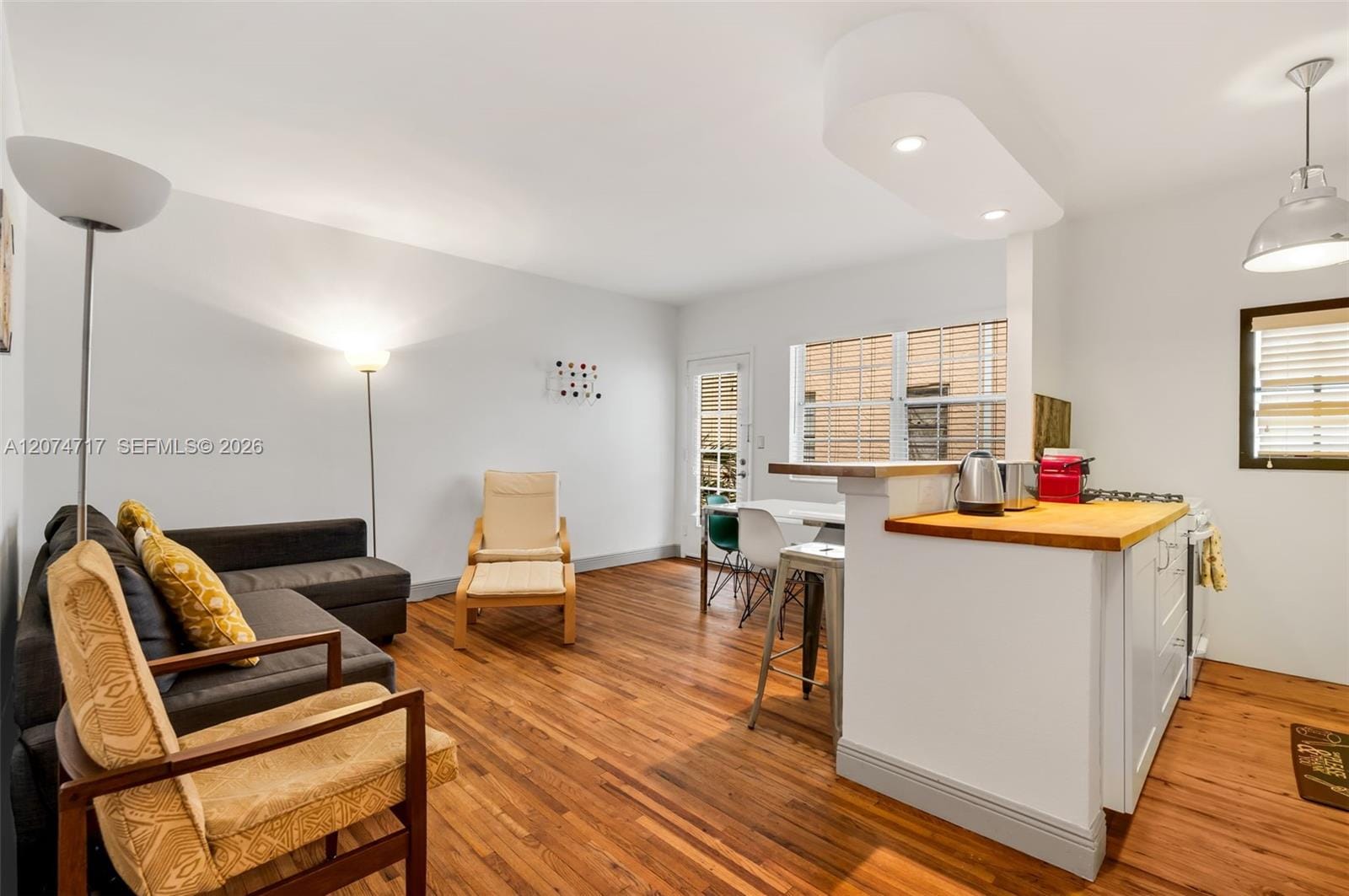 1551 Michigan Avenue 12
